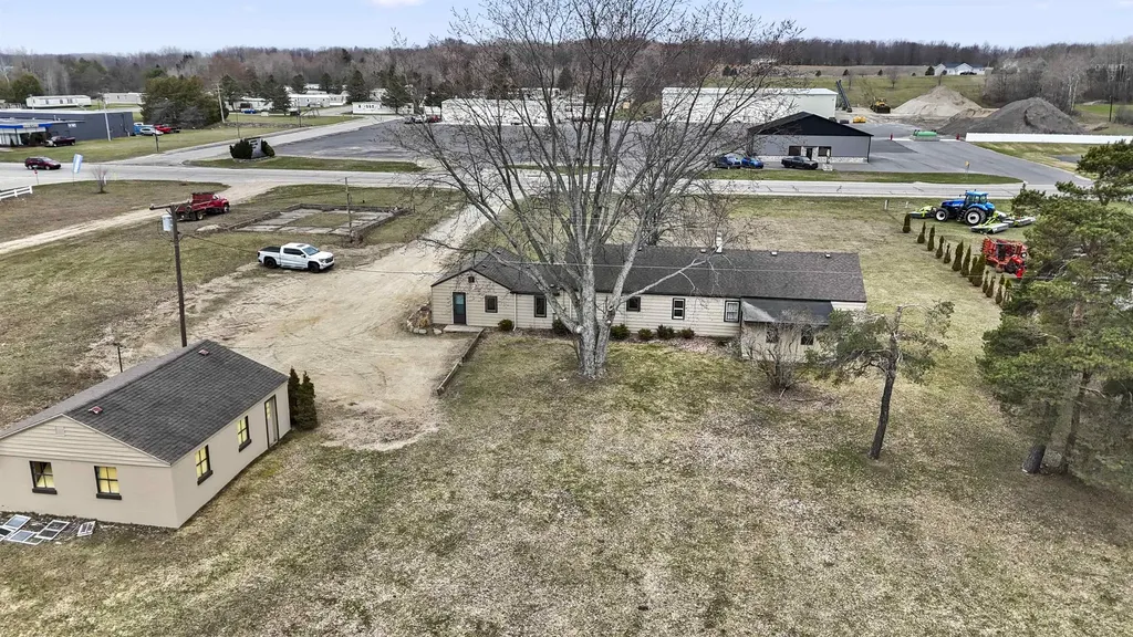 18554 Northland Drive Green Charter Township MI 49307
