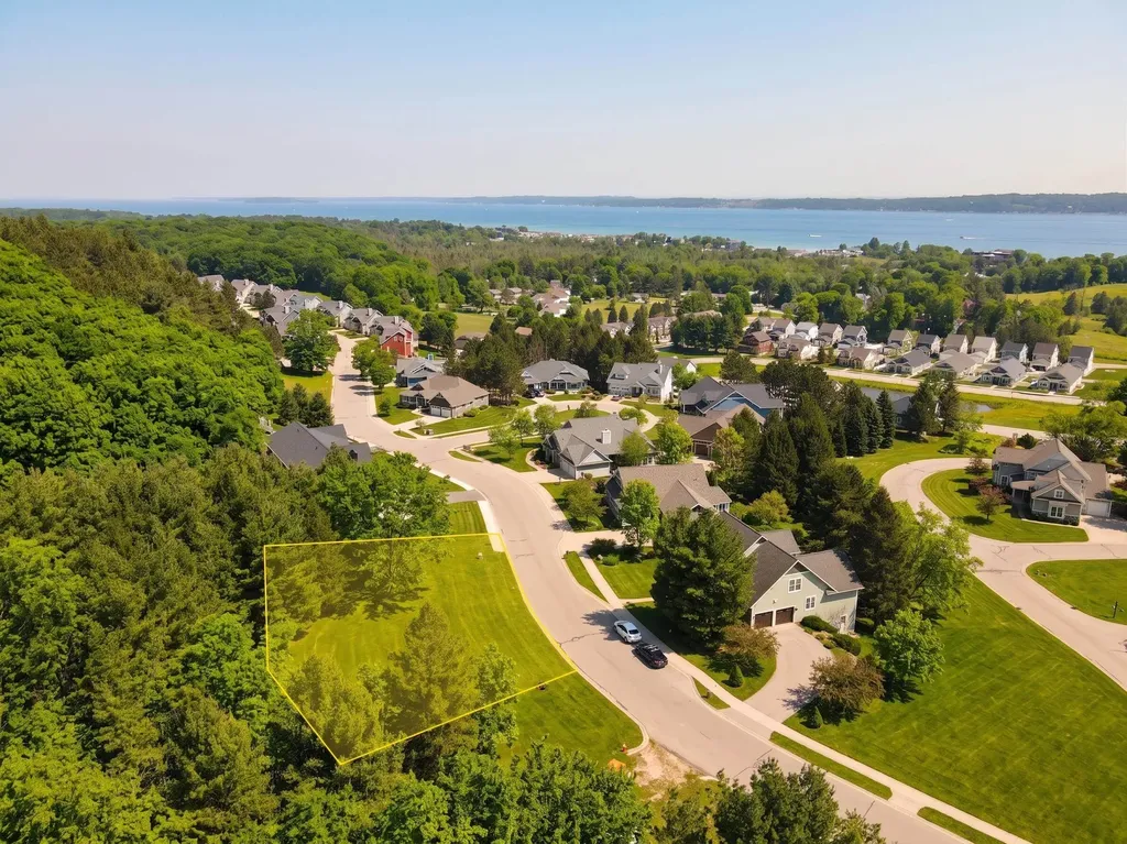 10660 / 10662 Old Morgan Trail Traverse City City MI 49684
