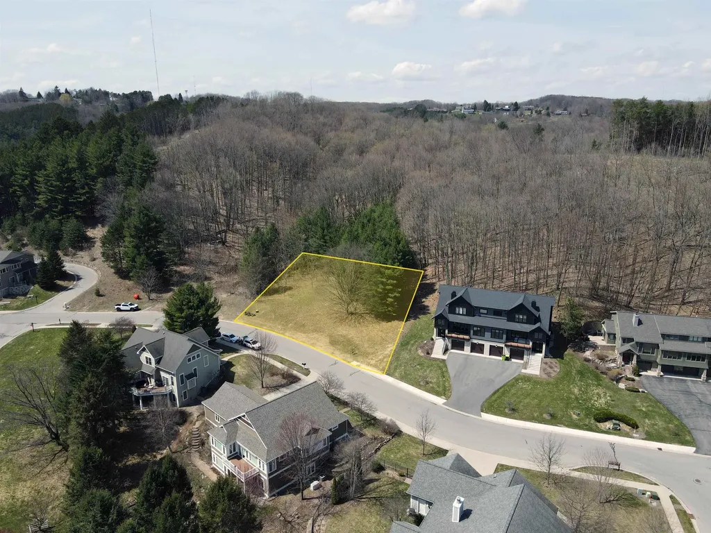 10660 / 10662 Old Morgan Trail Traverse City City MI 49684