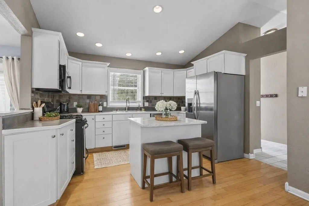 834 Shamrock Lane East Bay Township MI 49696