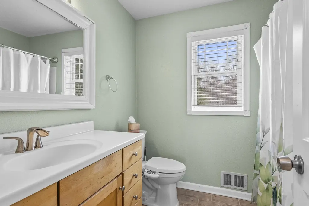834 Shamrock Lane East Bay Township MI 49696