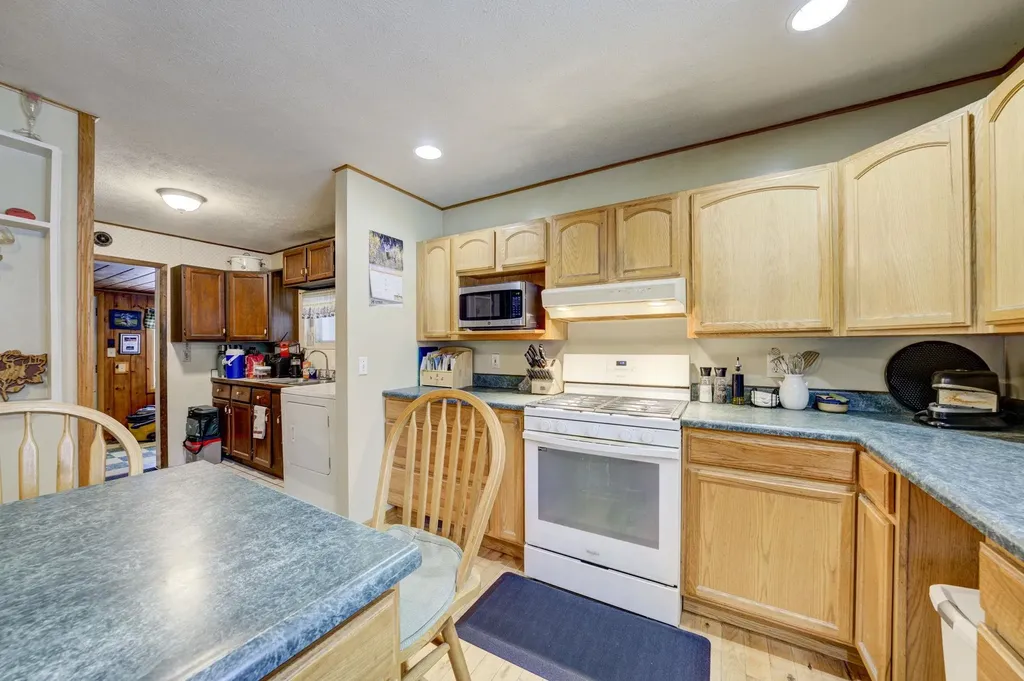 4793 E Duck Lake Road Green Lake Township MI 49637