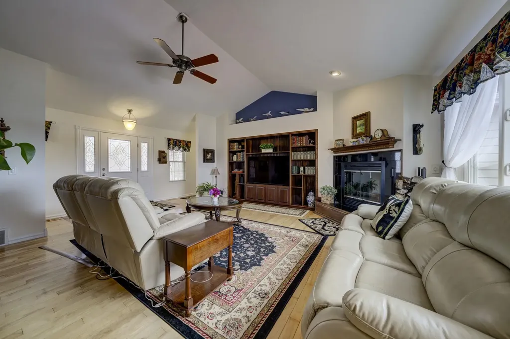2567 N Evergreen Valley Drive Suttons Bay Township MI 49682