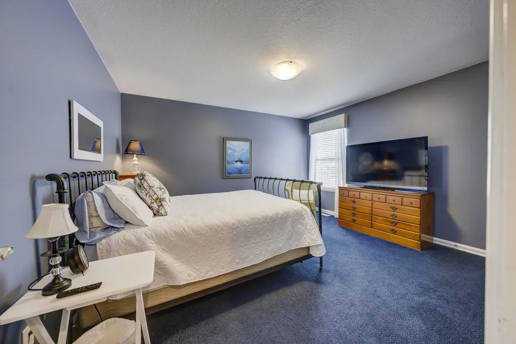 2567 N Evergreen Valley Drive Suttons Bay Township MI 49682