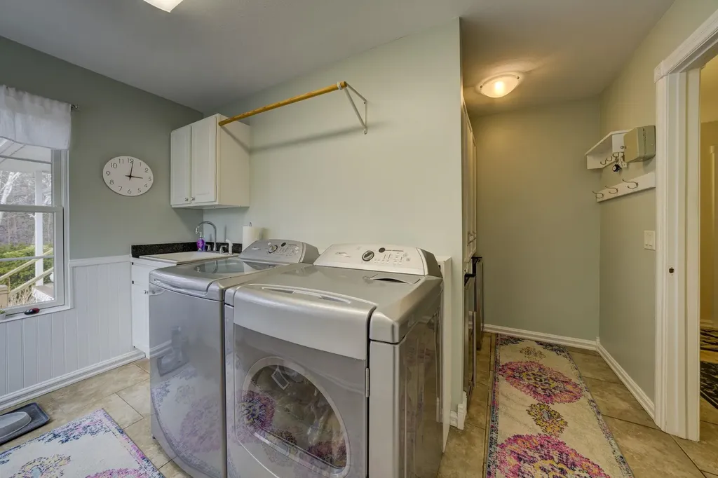 2567 N Evergreen Valley Drive Suttons Bay Township MI 49682