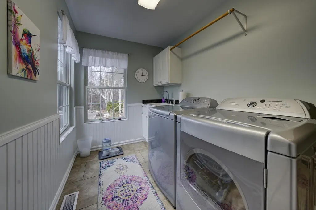 2567 N Evergreen Valley Drive Suttons Bay Township MI 49682