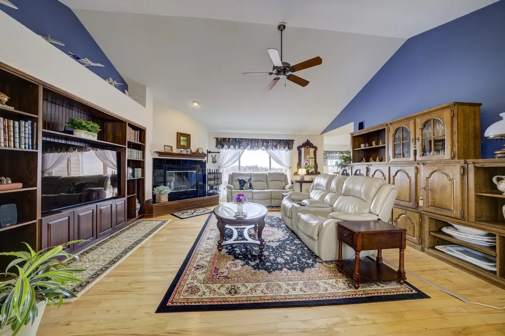 2567 N Evergreen Valley Drive Suttons Bay Township MI 49682