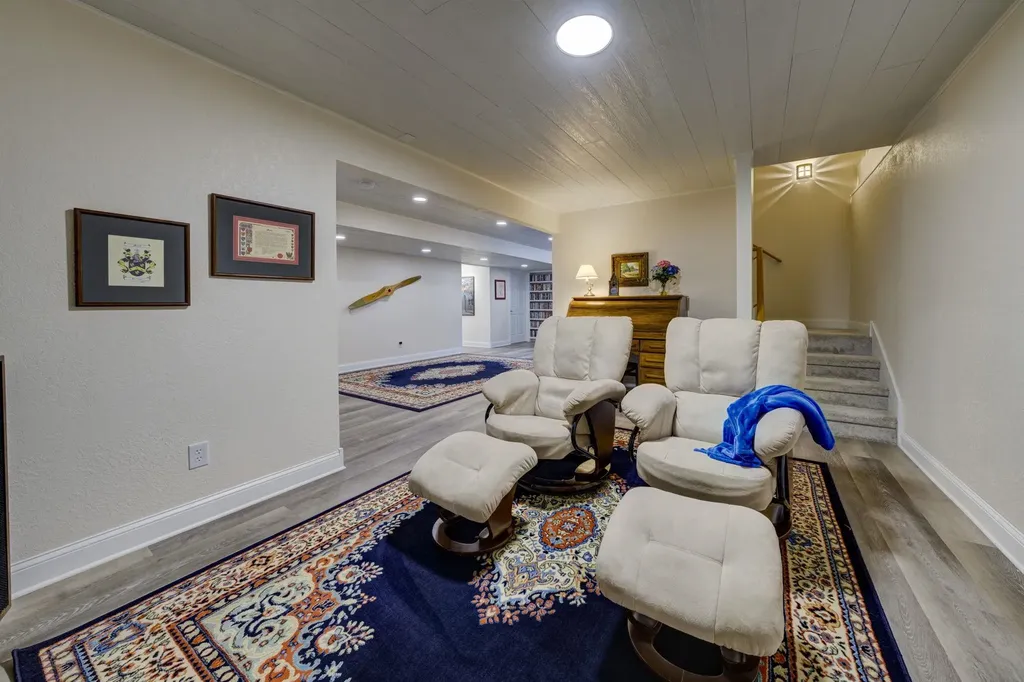 2567 N Evergreen Valley Drive Suttons Bay Township MI 49682
