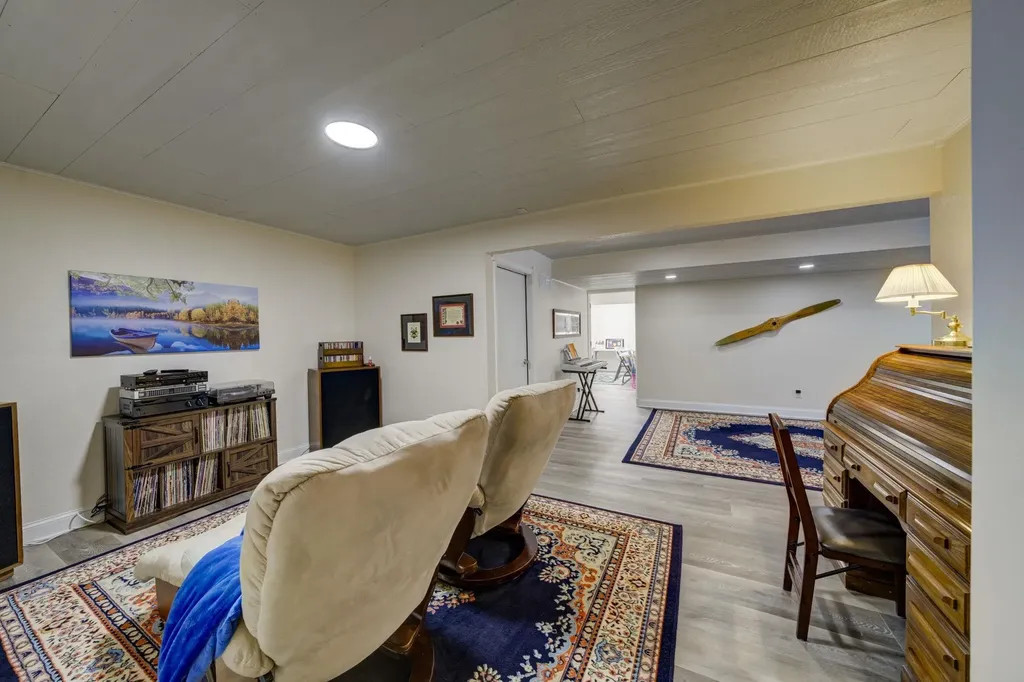 2567 N Evergreen Valley Drive Suttons Bay Township MI 49682