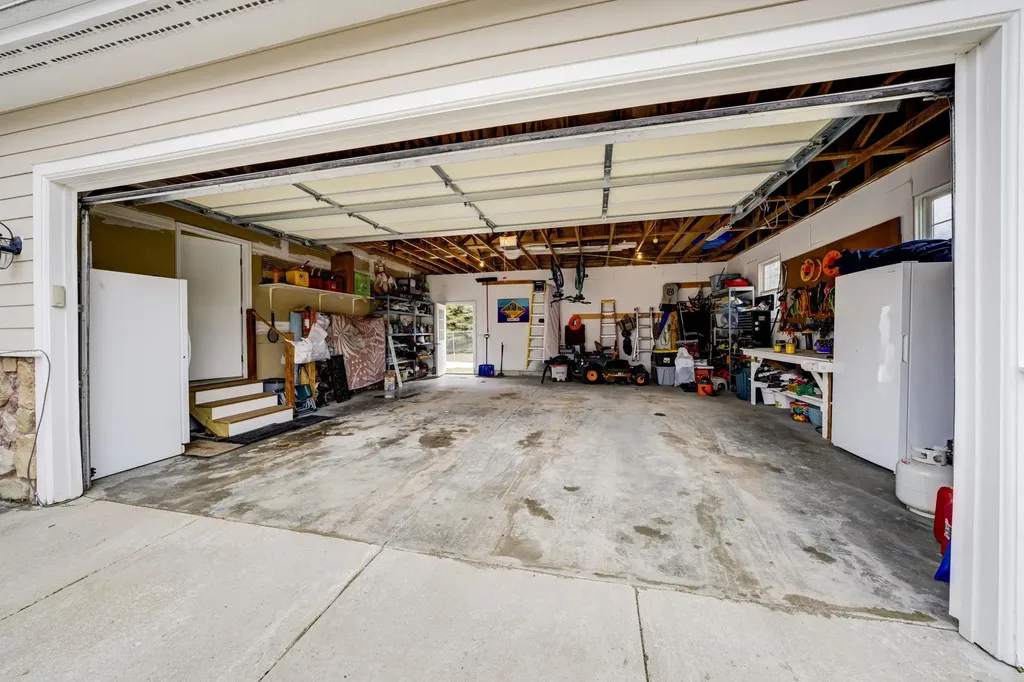 2567 N Evergreen Valley Drive Suttons Bay Township MI 49682