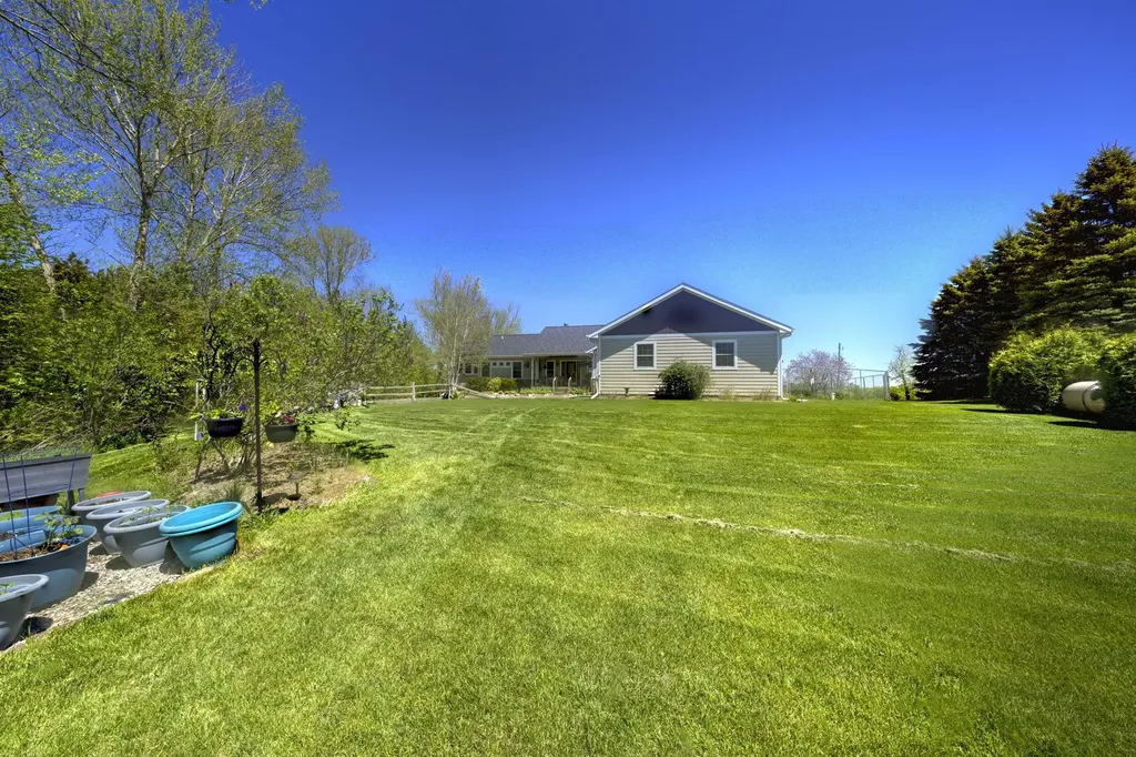 2567 N Evergreen Valley Drive Suttons Bay Township MI 49682