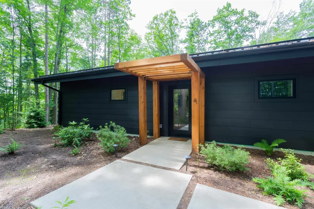 7103 Lake View Ridge Almira Township MI 49650
