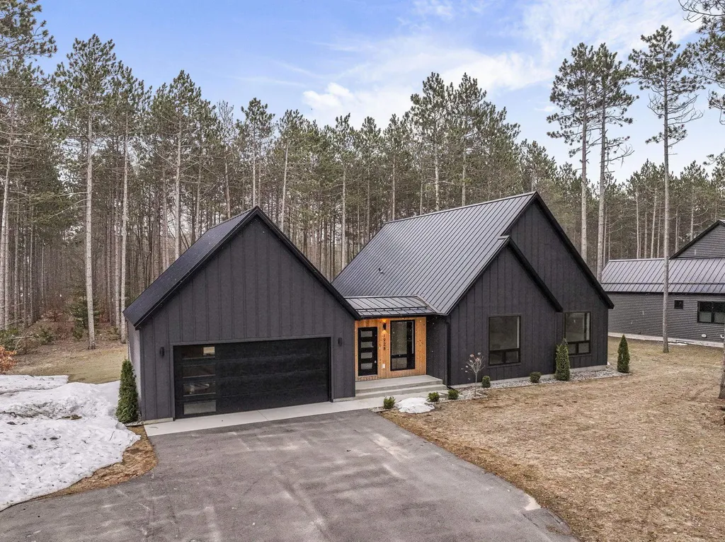 1928 Cascade Trail Long Lake Township MI 49685