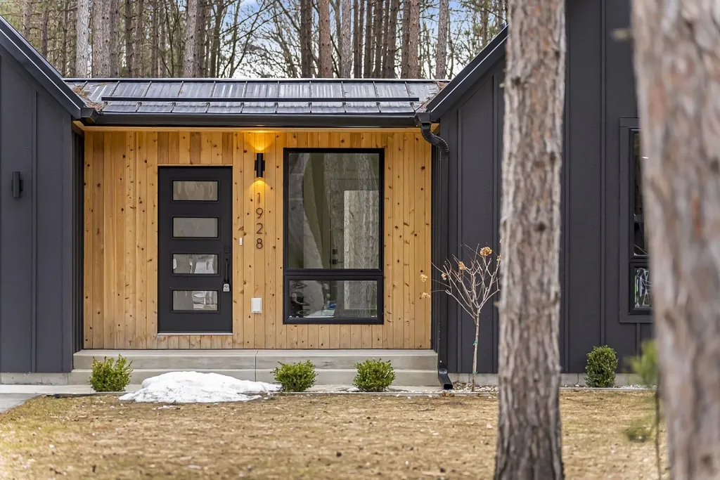 1928 Cascade Trail Long Lake Township MI 49685