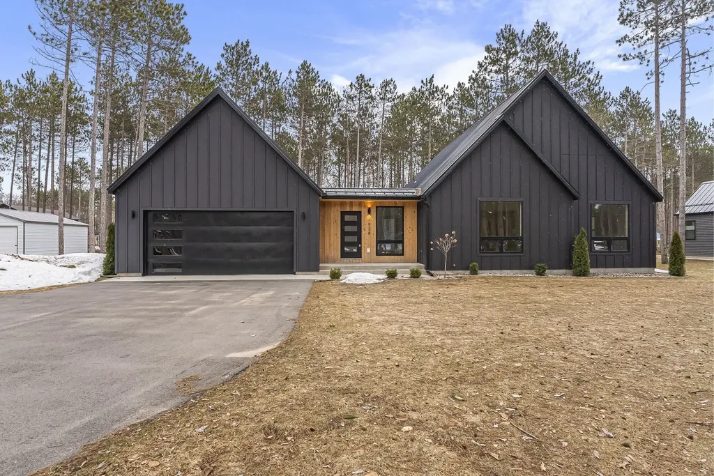 1928 Cascade Trail Long Lake Township MI 49685
