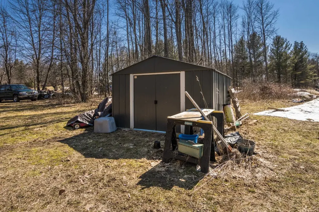 11782 Brettonwood Heights Drive Milton Township MI 49676