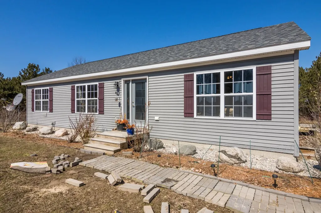 11782 Brettonwood Heights Drive Milton Township MI 49676