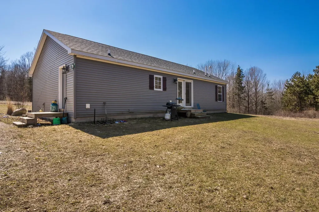 11782 Brettonwood Heights Drive Milton Township MI 49676