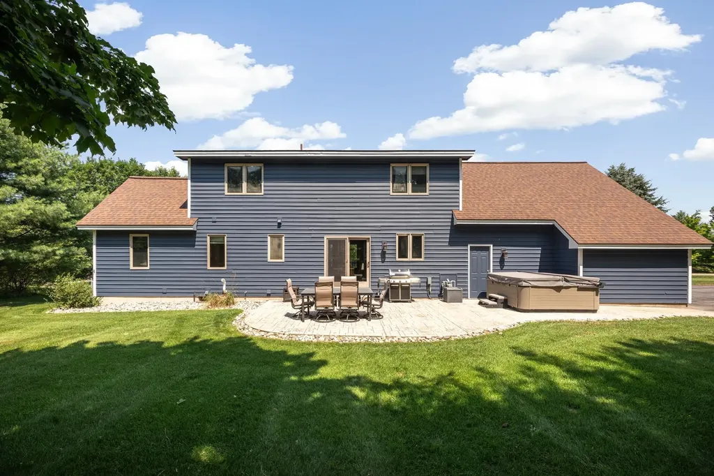 3850 Burlington Drive Acme Township MI 49690