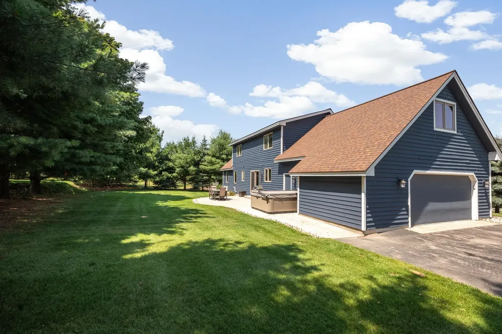 3850 Burlington Drive Acme Township MI 49690