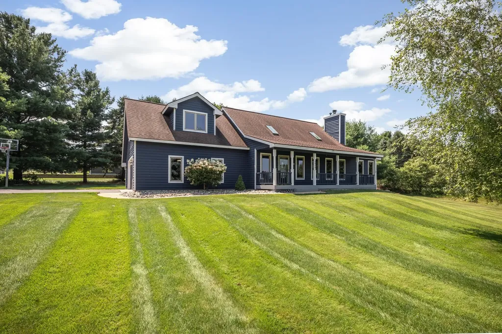 3850 Burlington Drive Acme Township MI 49690