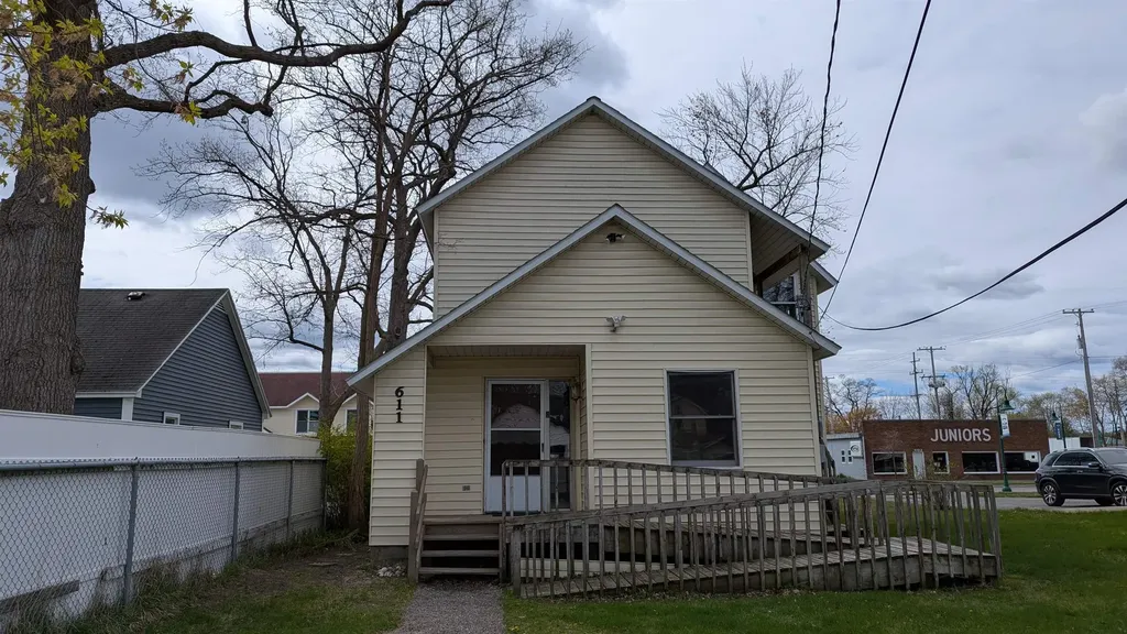 611 E Eighth Street Traverse City City MI 49686