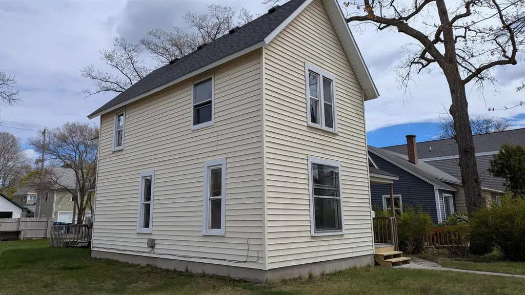 611 E Eighth Street Traverse City City MI 49686