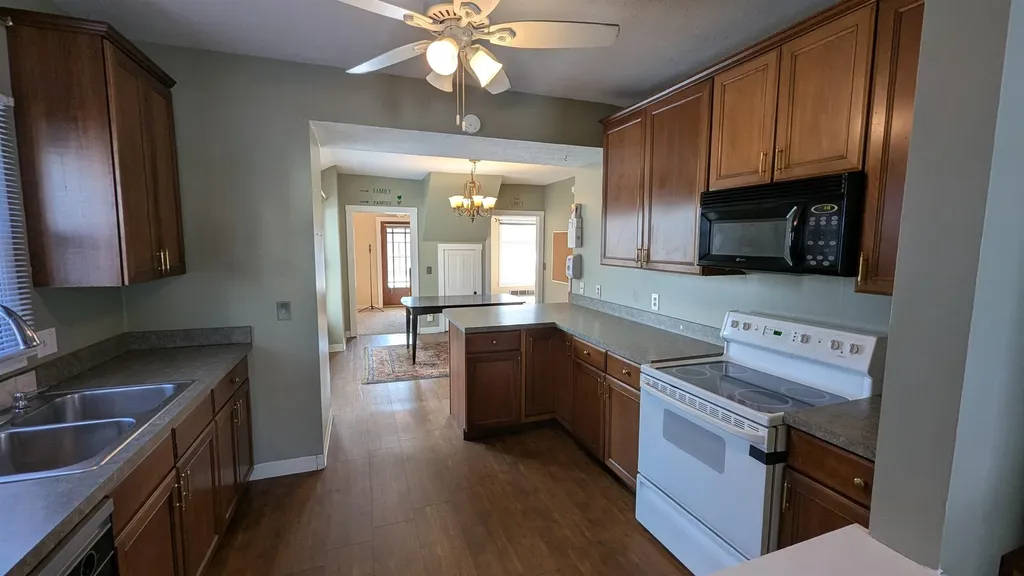 611 E Eighth Street Traverse City City MI 49686