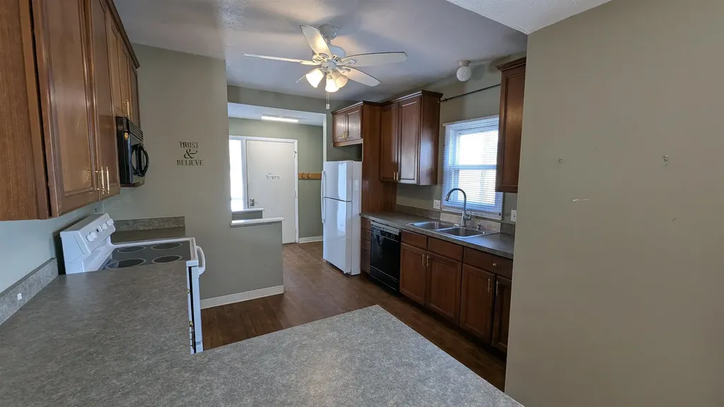 611 E Eighth Street Traverse City City MI 49686