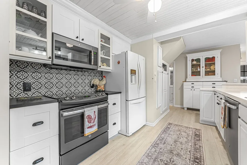 207 Birchwood Avenue Traverse City City MI 49685