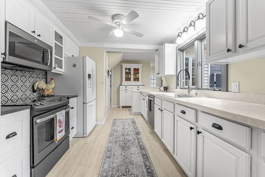 207 Birchwood Avenue Traverse City City MI 49685