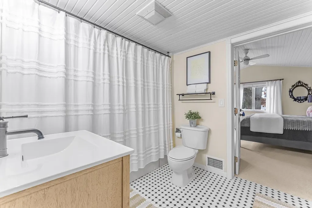 207 Birchwood Avenue Traverse City City MI 49685