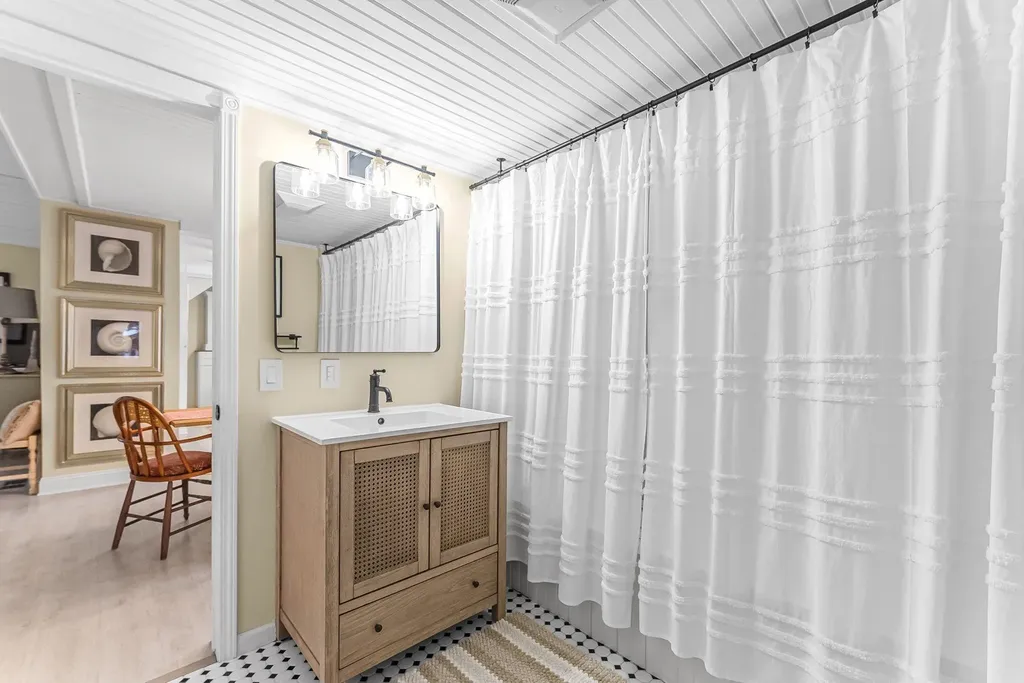 207 Birchwood Avenue Traverse City City MI 49685