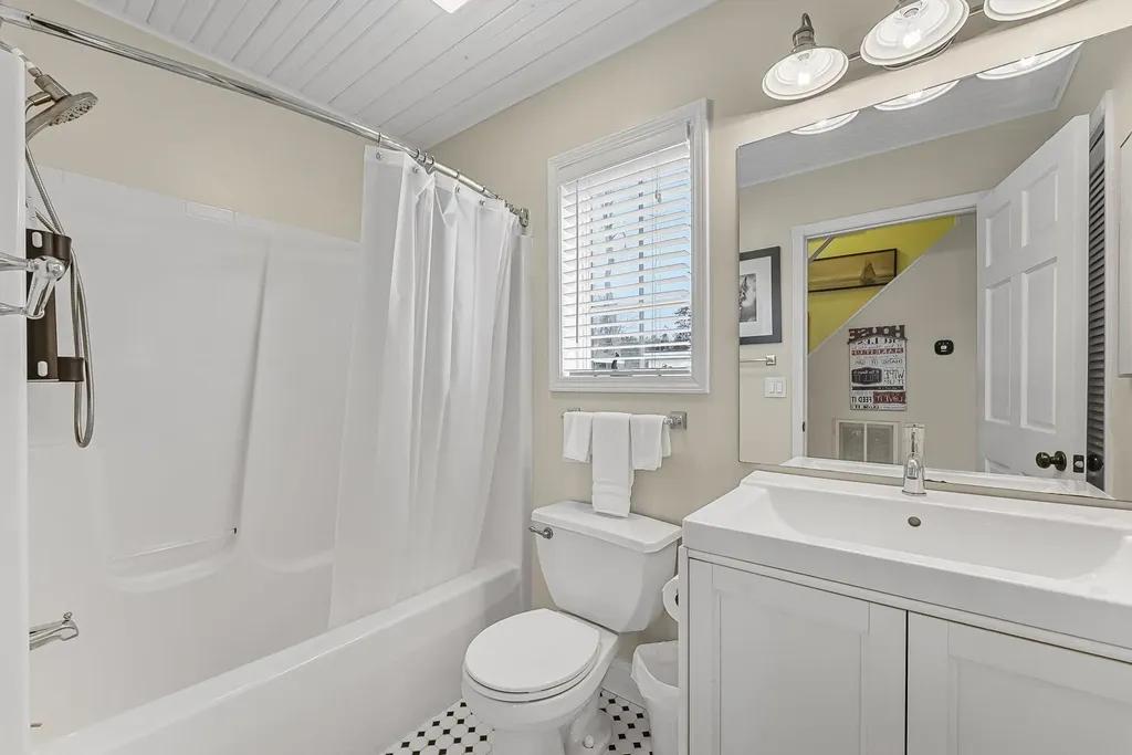 207 Birchwood Avenue Traverse City City MI 49685