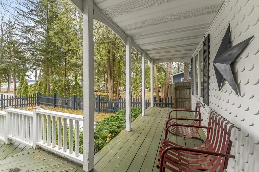 207 Birchwood Avenue Traverse City City MI 49685