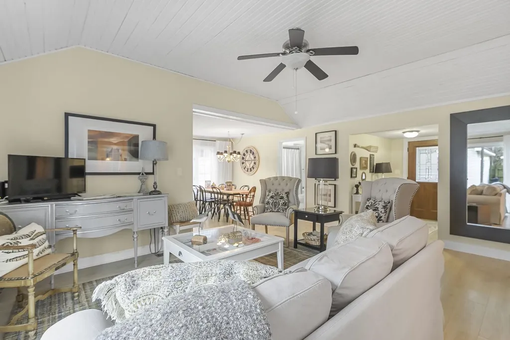207 Birchwood Avenue Traverse City City MI 49685