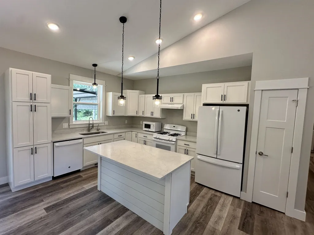 1947 Cascade Trail Long Lake Township MI 49685