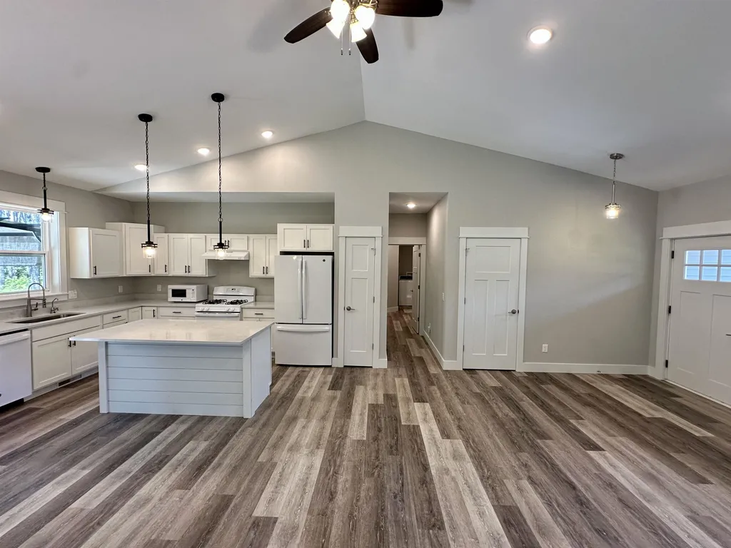 1947 Cascade Trail Long Lake Township MI 49685