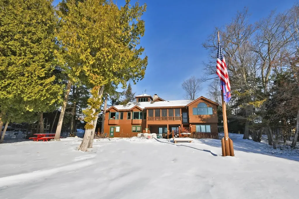 5227 W Northwood Drive Glen Arbor Township MI 49636