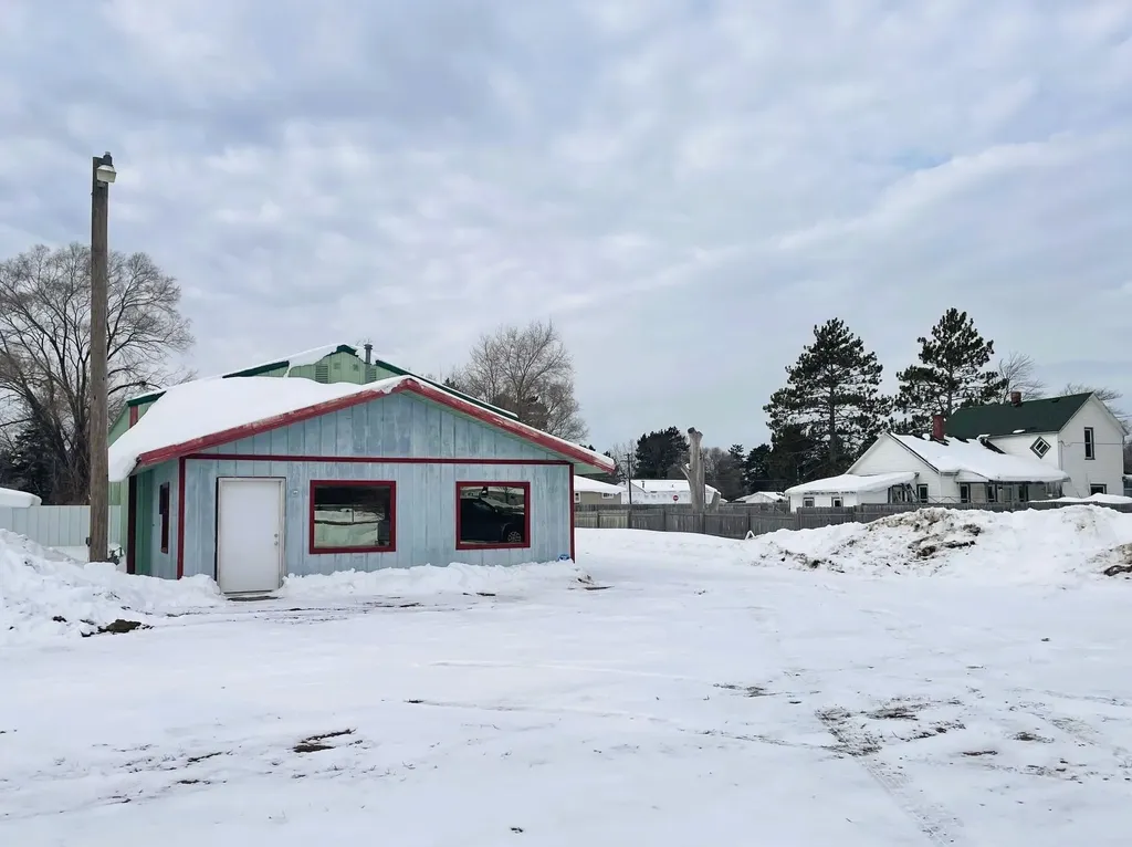 405 N Cedar Kalkaska Township MI 49646