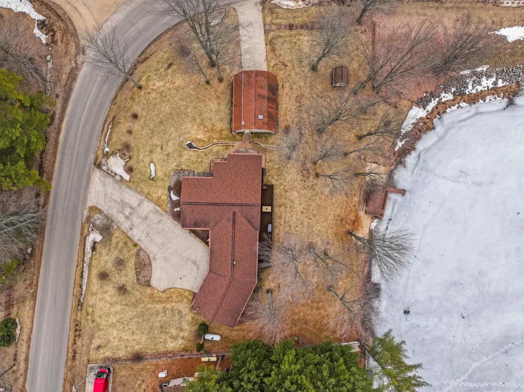 452 Gitchegumee Drive Hanover Township MI 49620