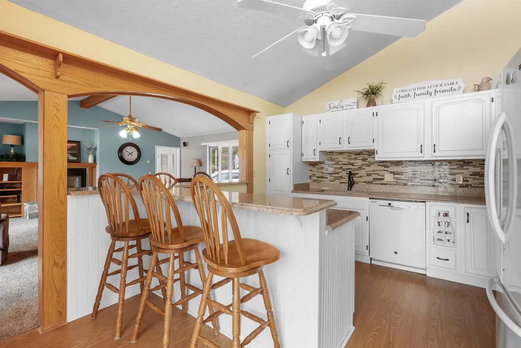 452 Gitchegumee Drive Hanover Township MI 49620