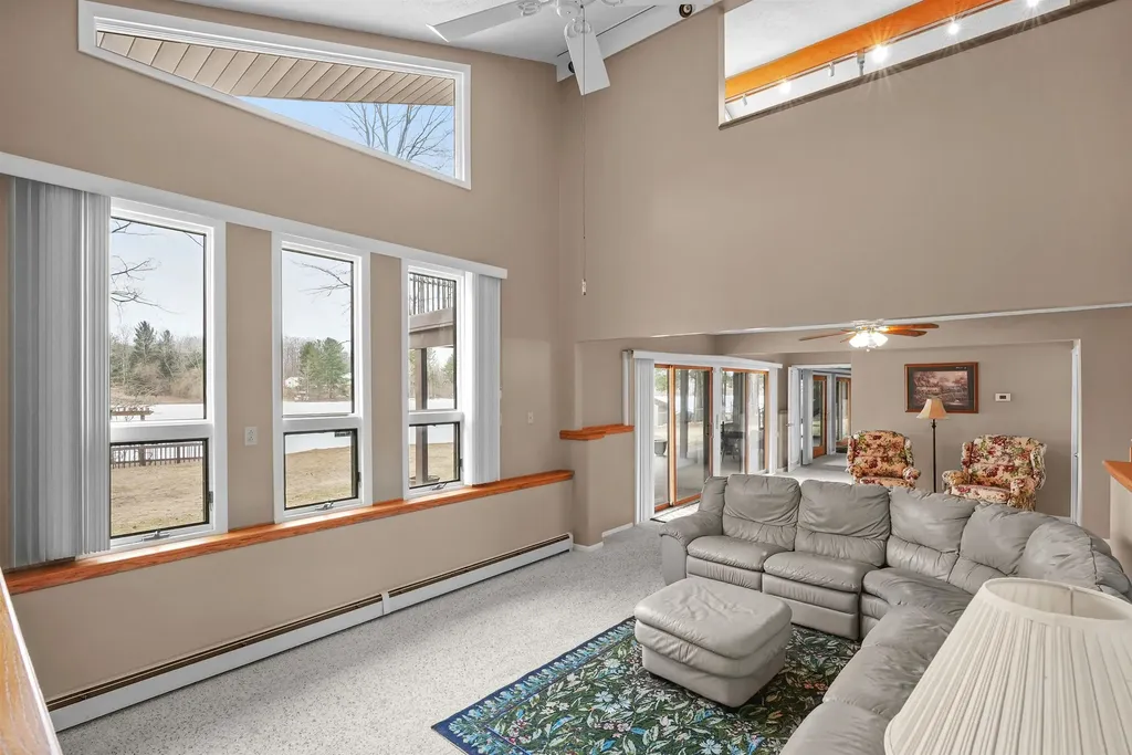 452 Gitchegumee Drive Hanover Township MI 49620