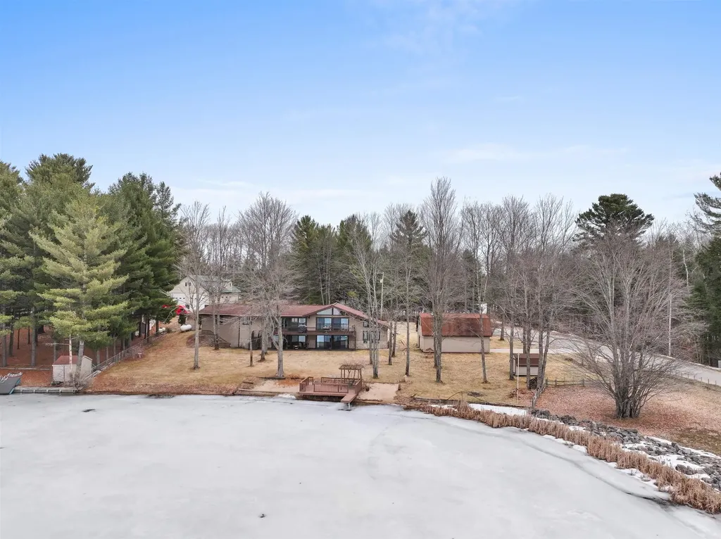 452 Gitchegumee Drive Hanover Township MI 49620