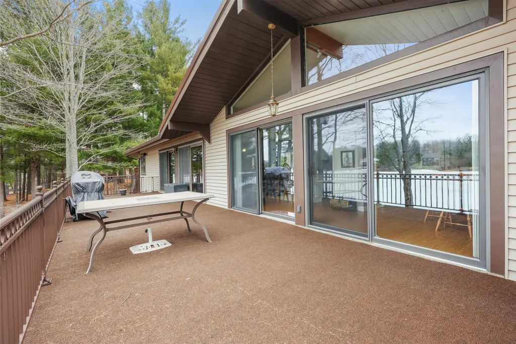 452 Gitchegumee Drive Hanover Township MI 49620