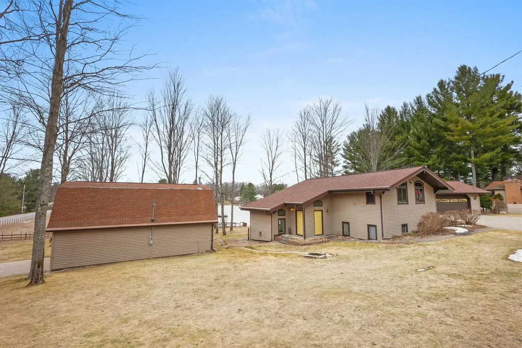 452 Gitchegumee Drive Hanover Township MI 49620