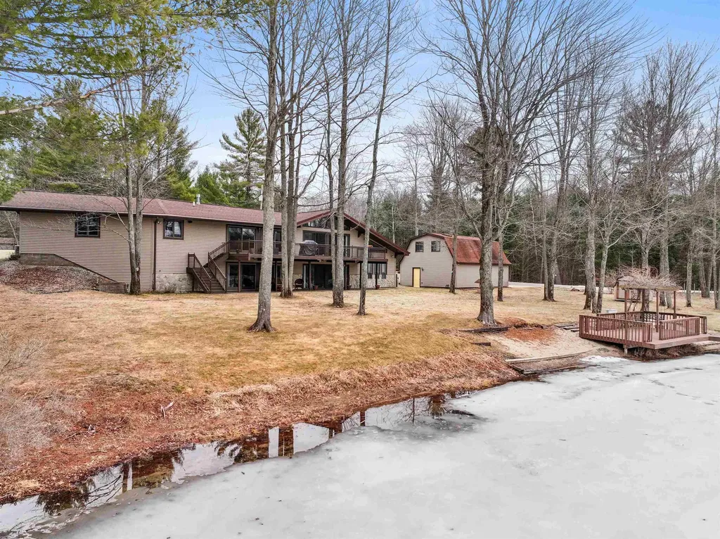 452 Gitchegumee Drive Hanover Township MI 49620