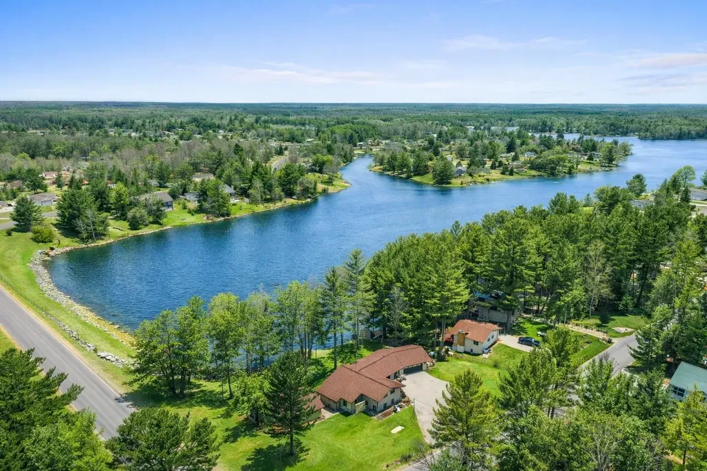 452 Gitchegumee Drive Hanover Township MI 49620