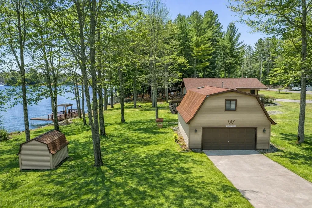 452 Gitchegumee Drive Hanover Township MI 49620