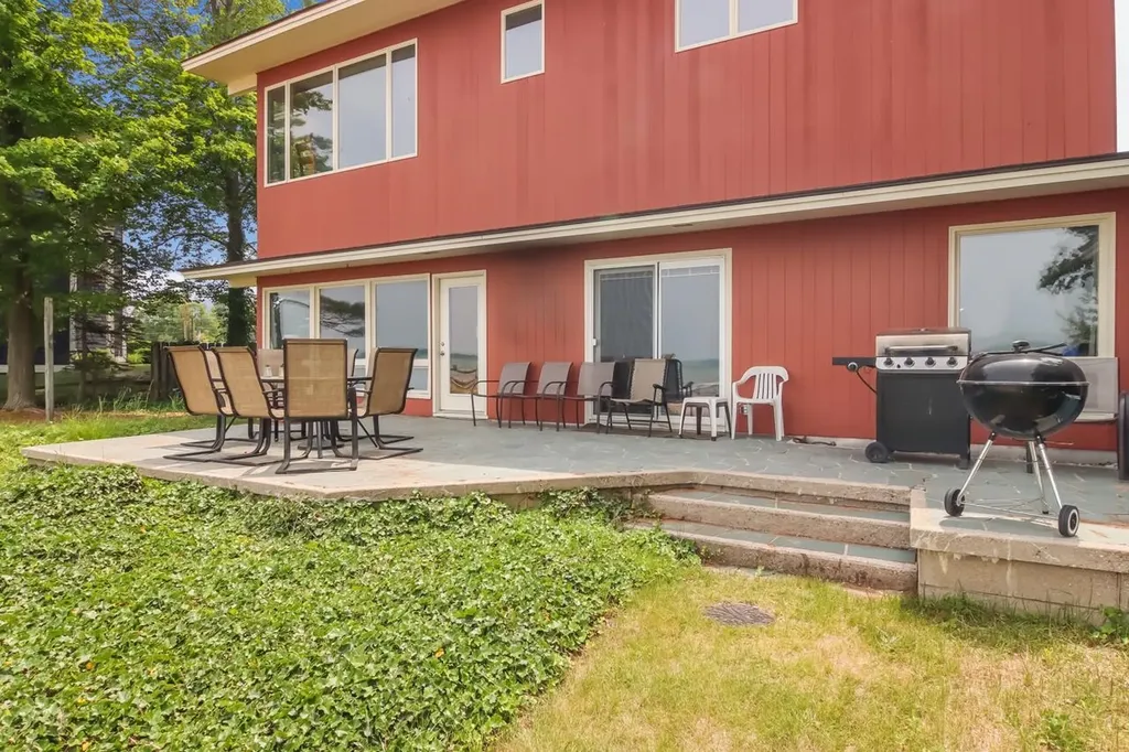 2175 N Us-31 N East Bay Township MI 49686